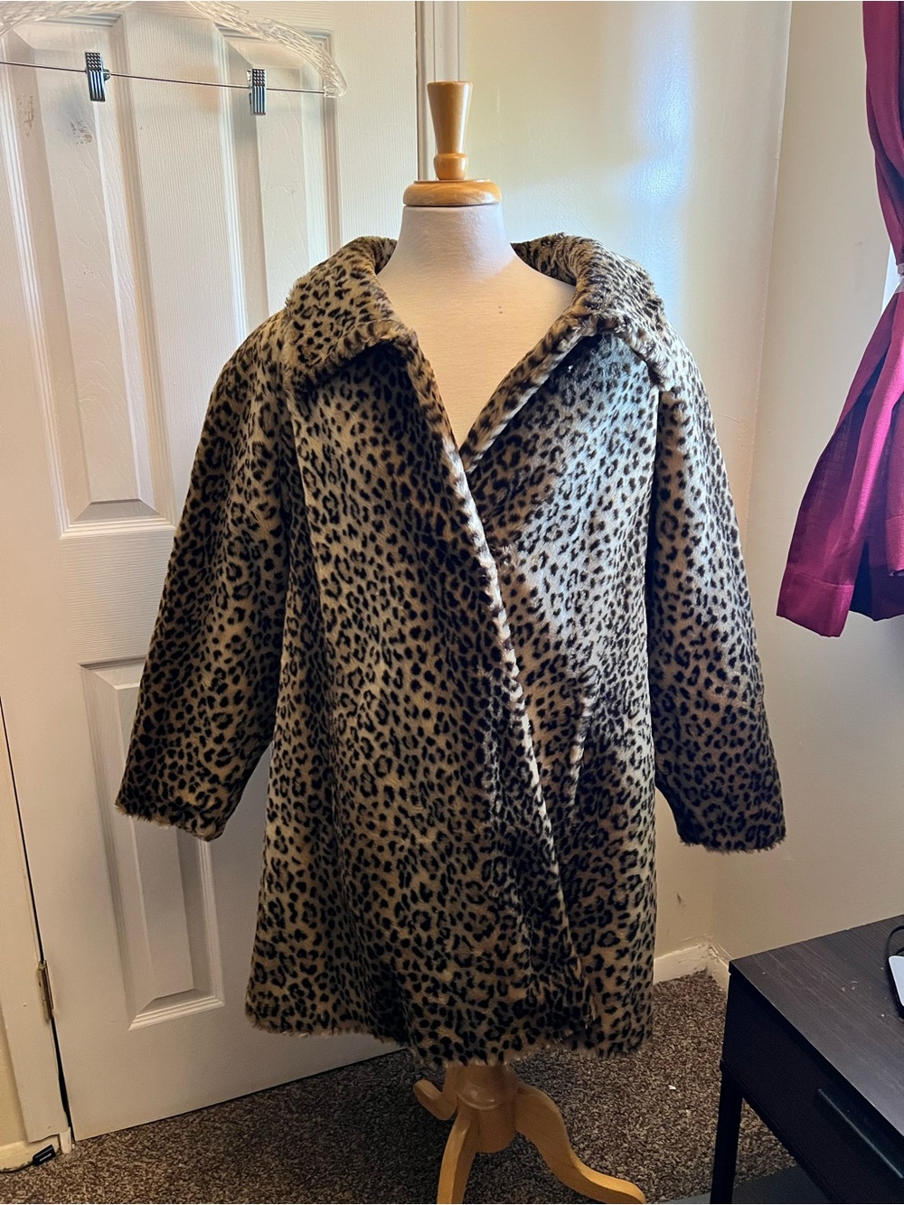 Women's Leopard Print Faux Fur Teddy Coat - Tan/Black